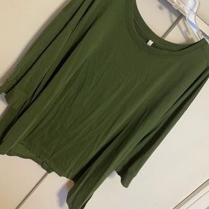 Lularoe Kate 3/4 Sharkbite T